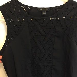 Banana Republic Sleeveless Lace stop